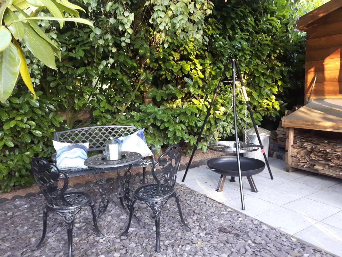 Ever Wanted To Go Off Grid Then This Is For You Sutton Coldfield Eksteriør billede